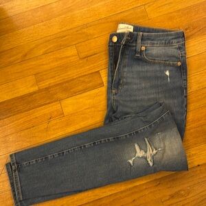 Universal Thread ripped high rise skinny jeans 6S/28S like new!